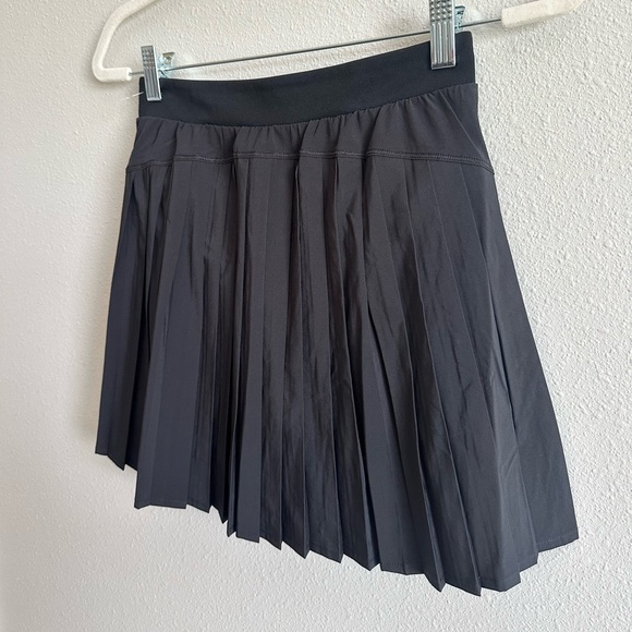 NWT Spanx Get Moving Pleated Skirt Skort Size Small - Picture 11 of 12